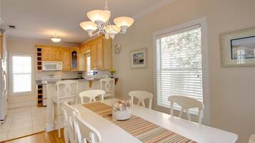 Condo, 3 Bedrooms | In-room dining