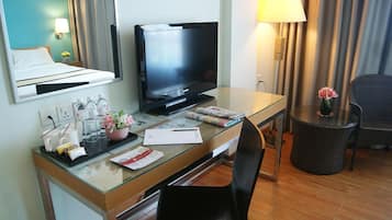 Desk, iron/ironing board