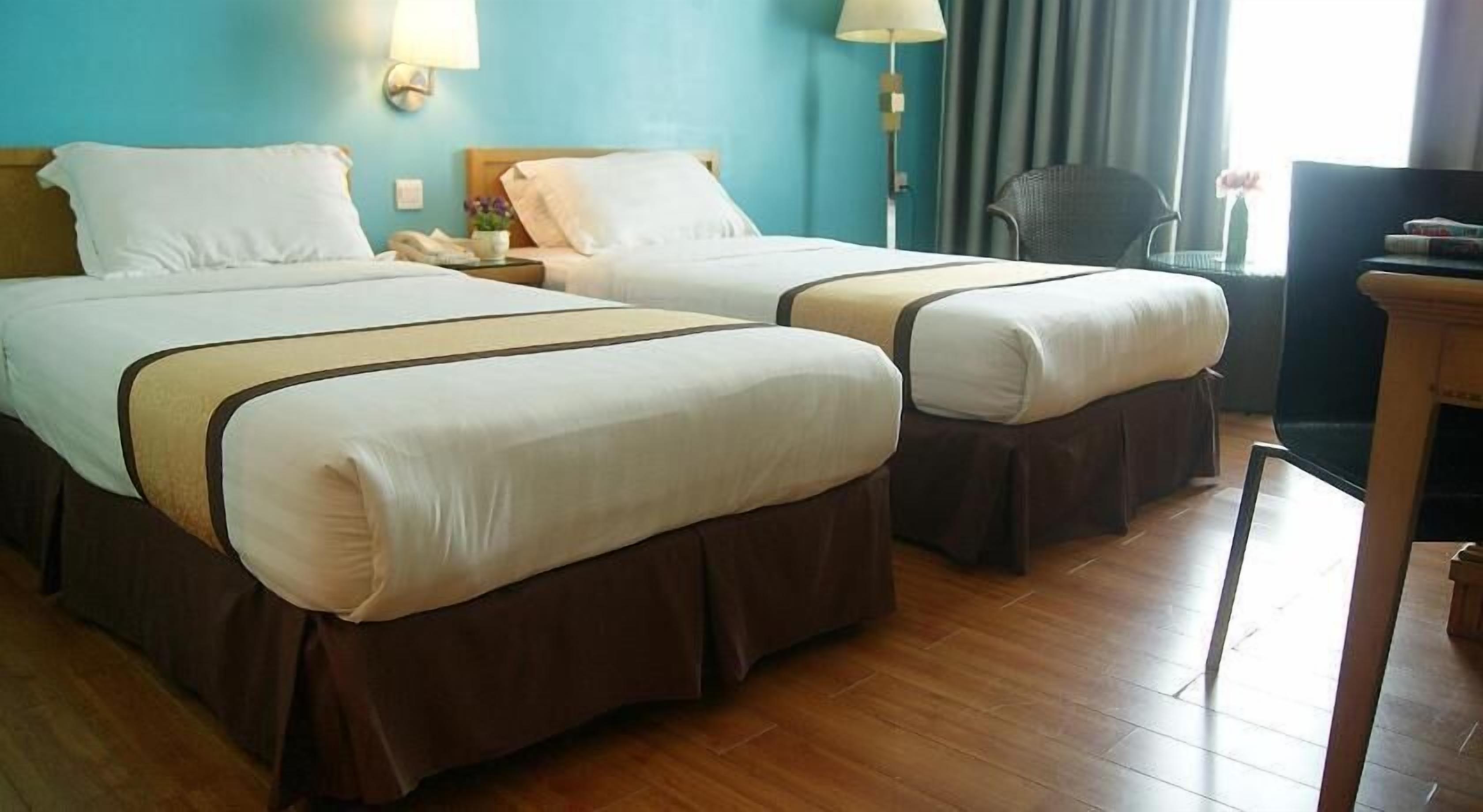 Bàn, bàn ủi/dụng cụ ủi quần áo 