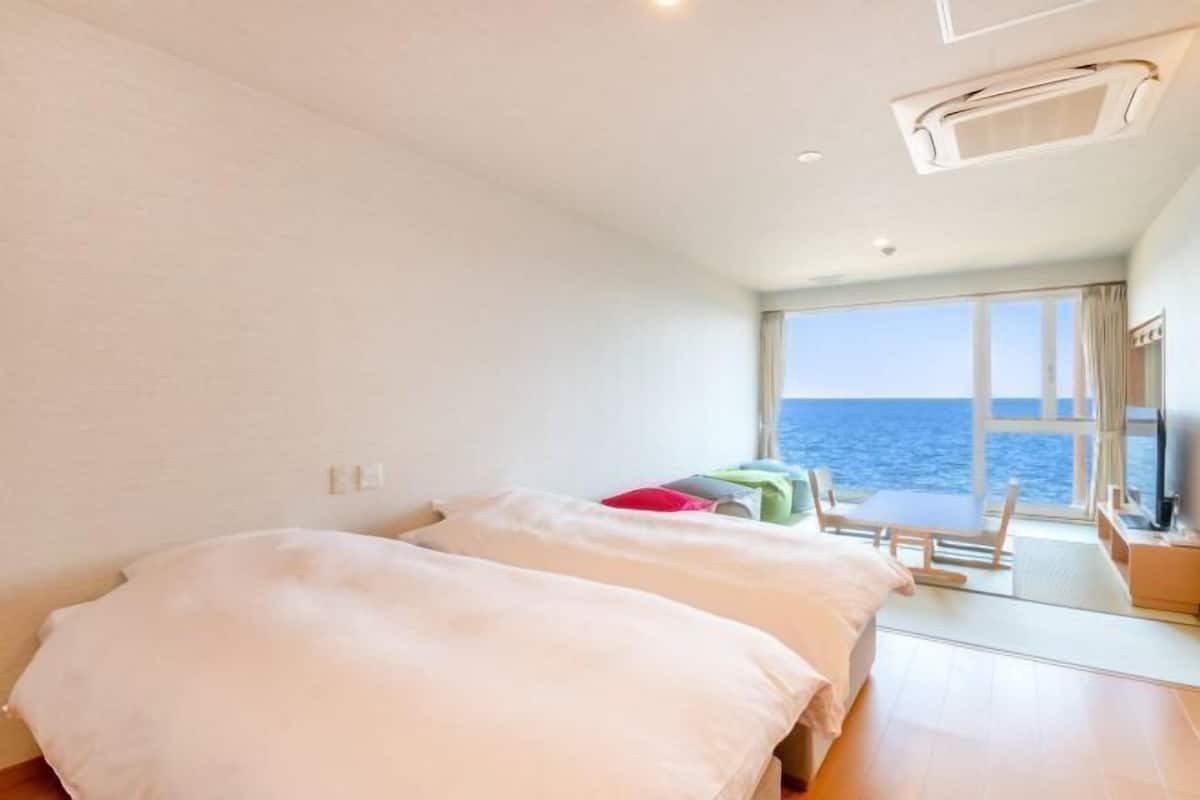 1 bedroom, premium bedding, in-room safe, desk