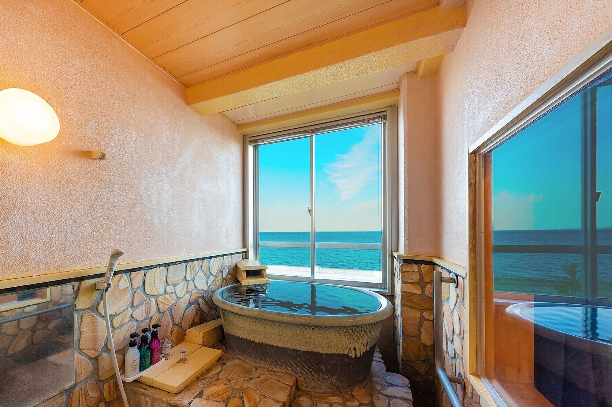 Premium bedding, in-room safe, desk, blackout curtains