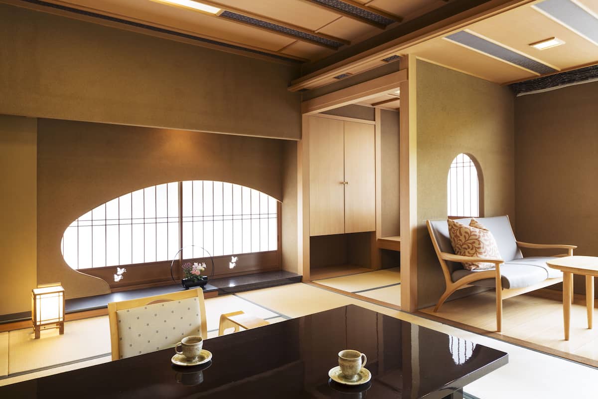 Traditionele kamer (Japanese style tatami) | Een minibar, een kluis op de kamer, een bureau, gratis wifi