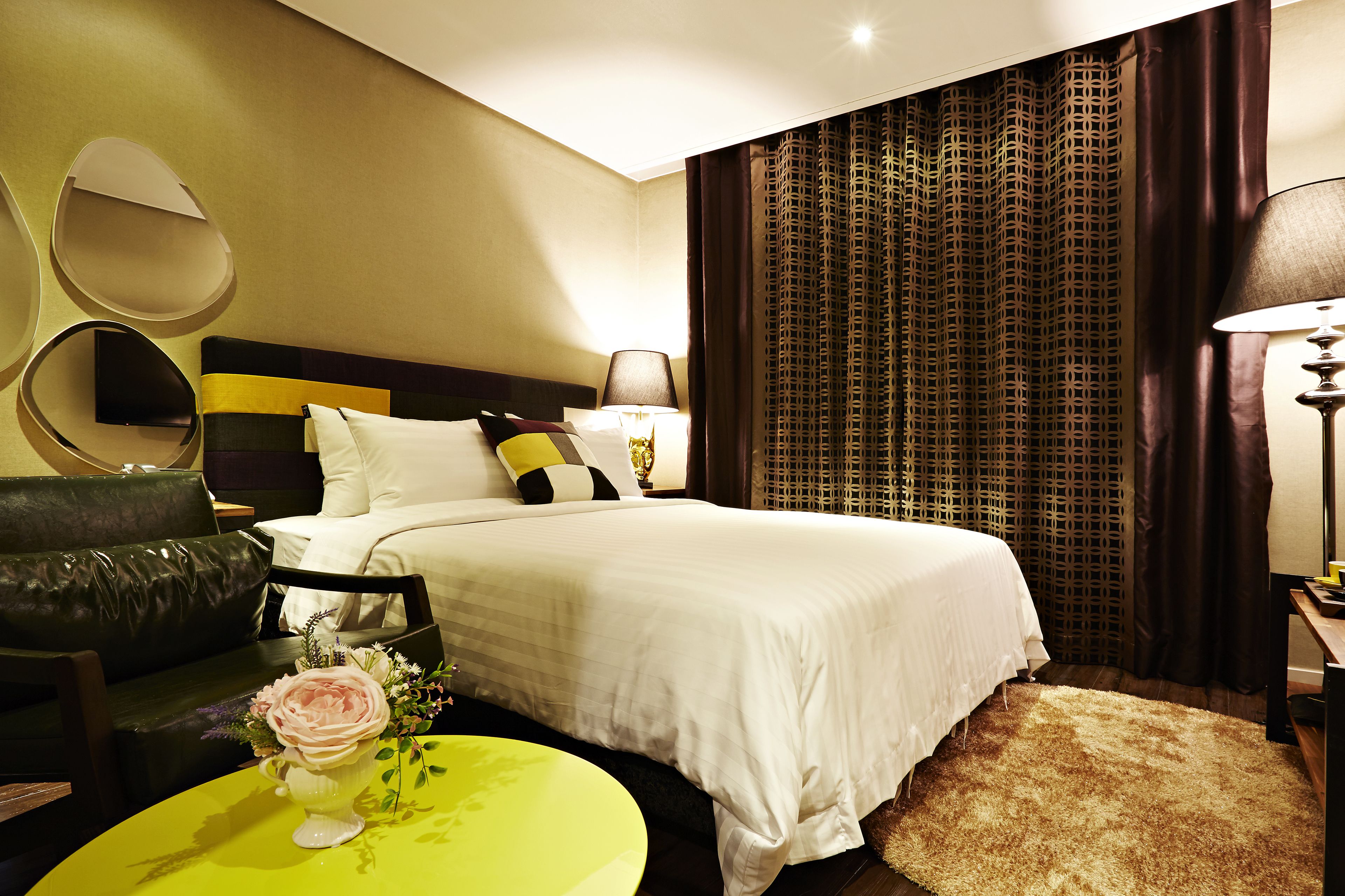 standard double room | premium bedding, minibar, free wifi, bed sheets