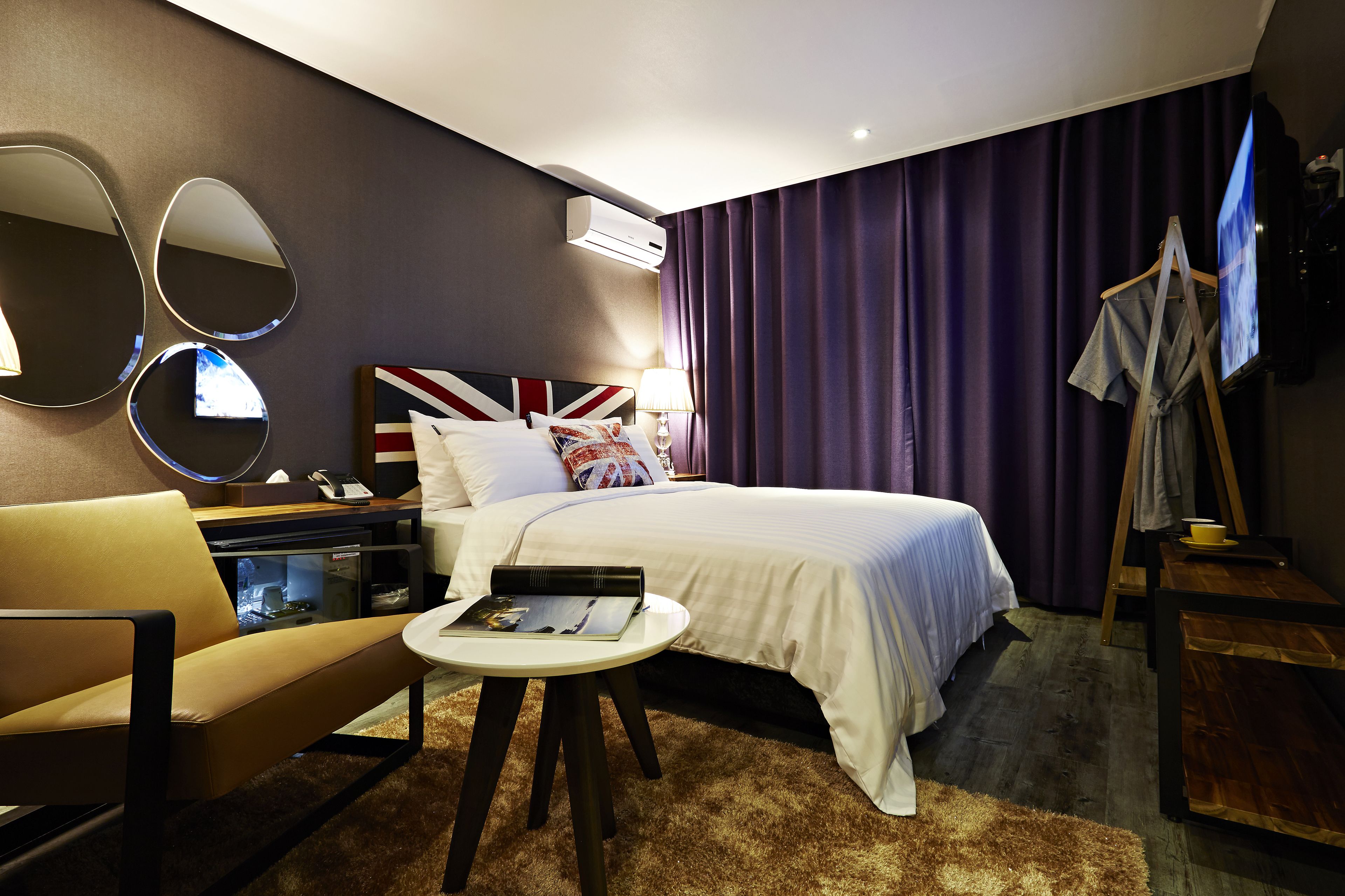 standard double room | premium bedding, minibar, free wifi, bed sheets