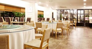 Desayuno buffet (KRW 15000 por persona) 