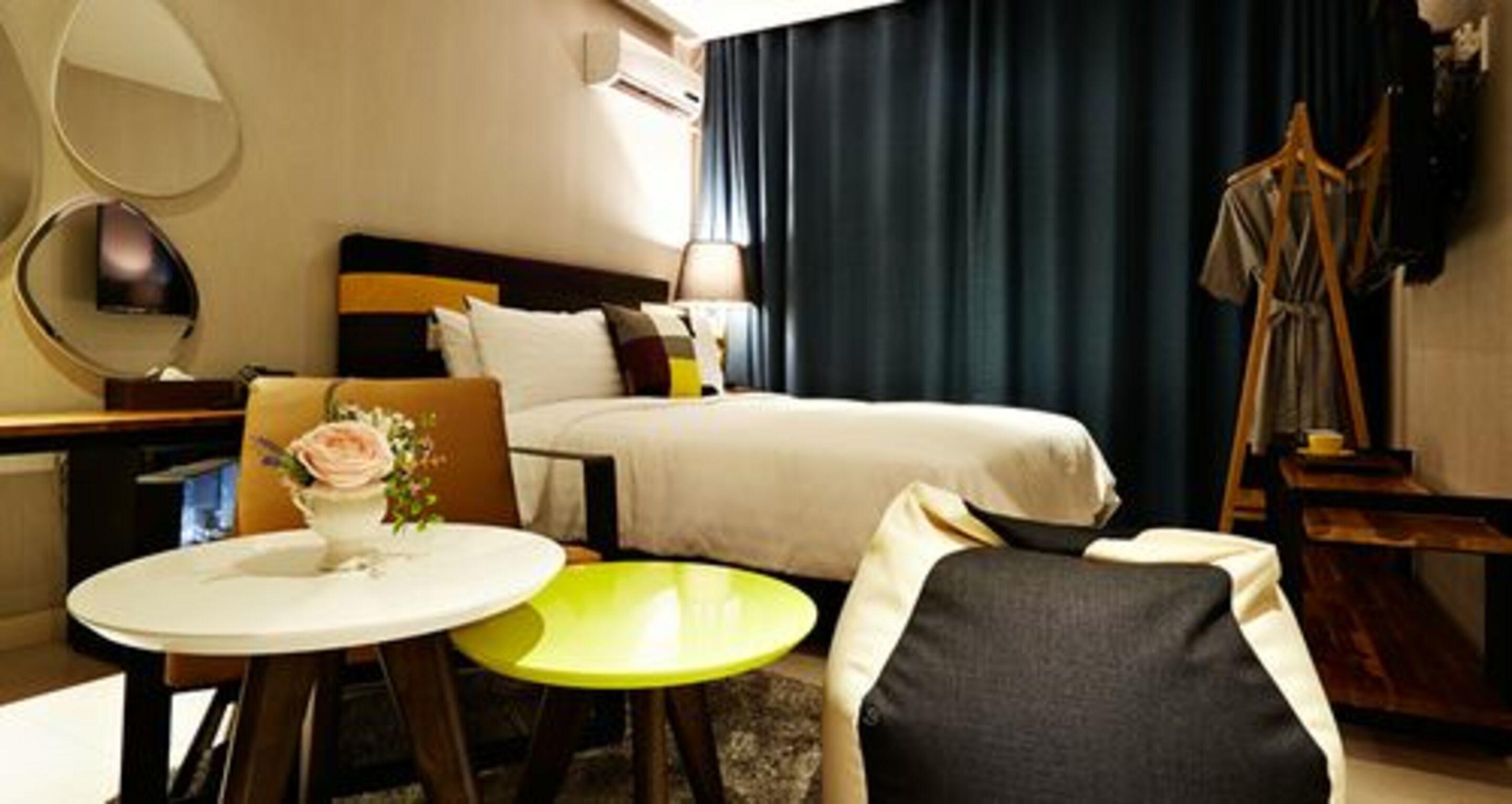 standard double room | premium bedding, minibar, free wifi, bed sheets