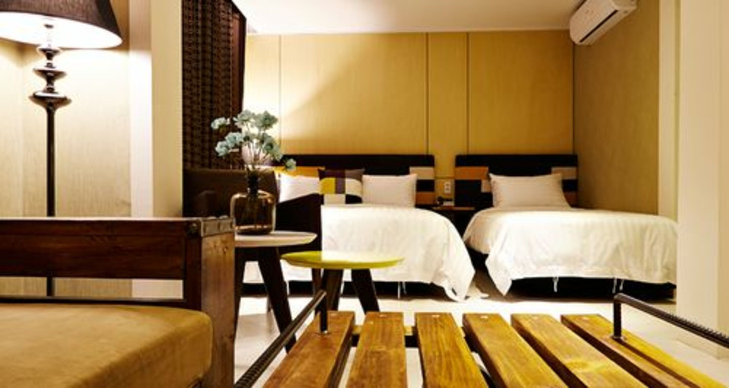 suite twin | premium bedding, minibar, free wifi, bed sheets