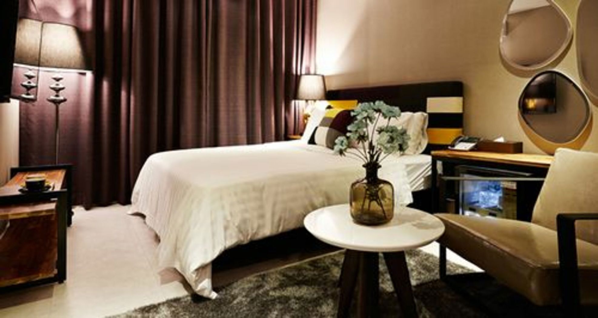 Ropa de cama de alta calidad, minibar, wifi gratis y ropa de cama