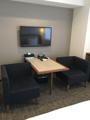 In-room safe, desk, laptop workspace, iron/ironing board - Tokyu Stay Shinjuku (Tokyo)