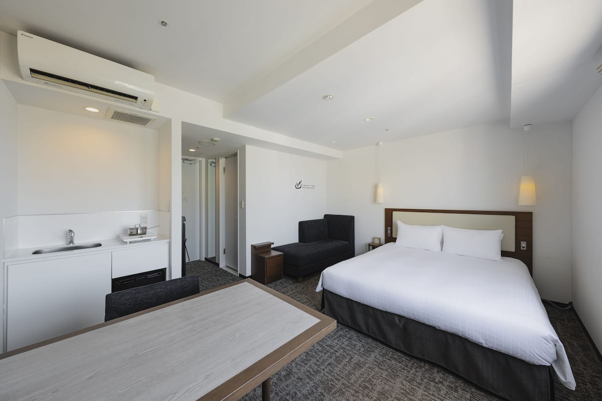 In-room safe, desk, laptop workspace, iron/ironing board