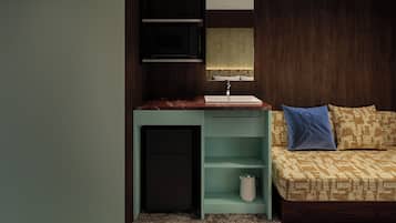 In-room safe, desk, laptop workspace, iron/ironing board