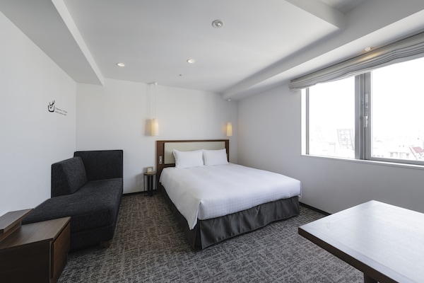 In-room safe, desk, laptop workspace, iron/ironing board