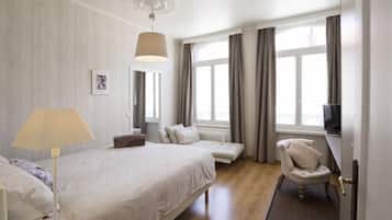 Habitación Deluxe doble | 1 dormitorio, escritorio, cortinas opacas
