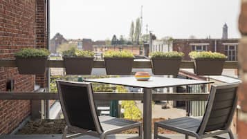 Standard Double Room, Mezzanine | Balcony view