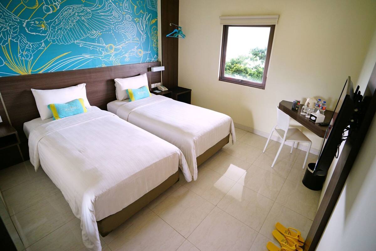 Premium bedding, in-room safe, desk, iron/ironing board