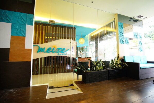 Deep-tissue massages, reflexology