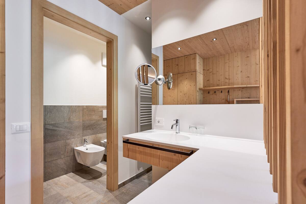 comfort double room | bathroom | free toiletries, hair dryer, dressing gowns, slippers