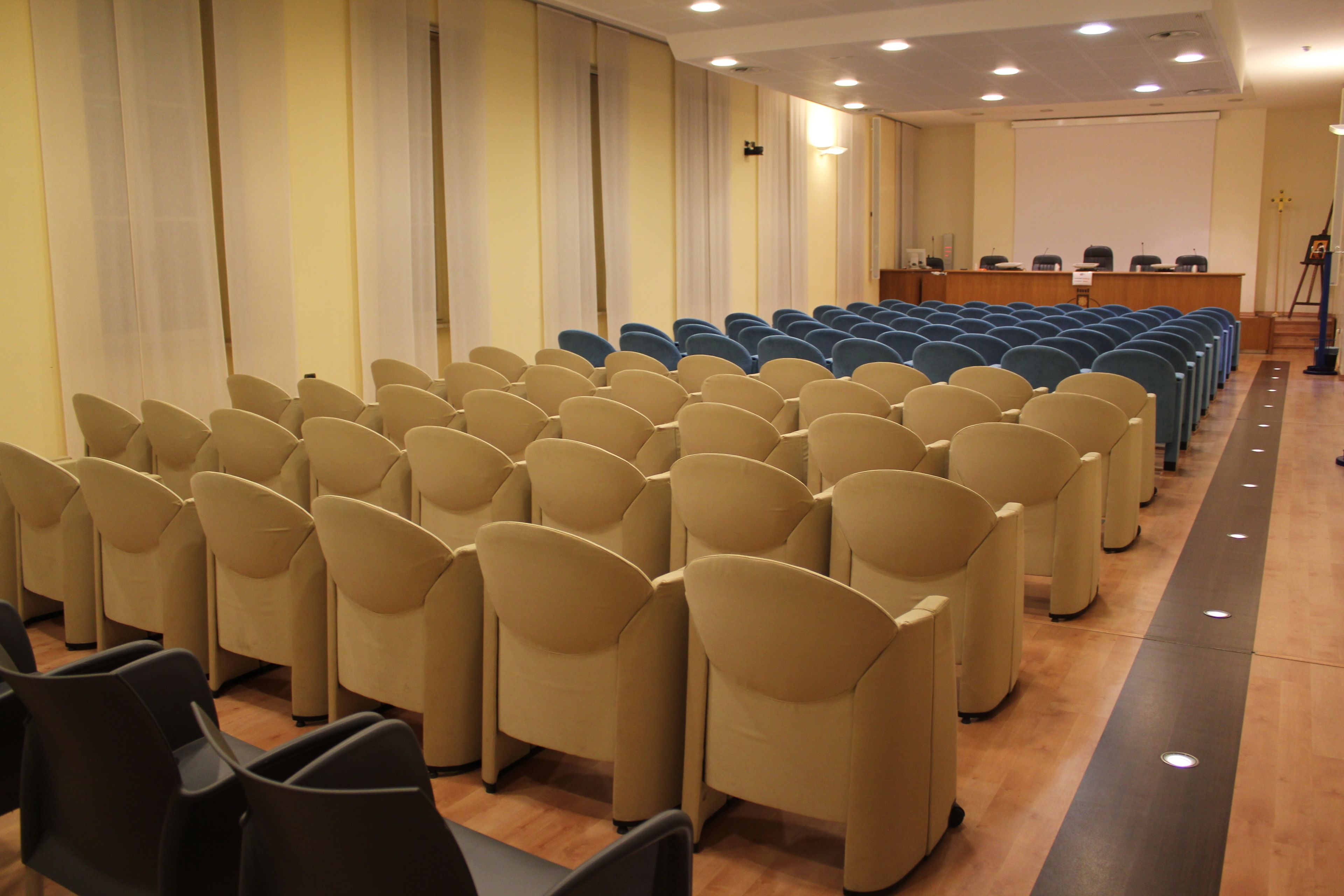 Trung tâm hành chính, văn phòng