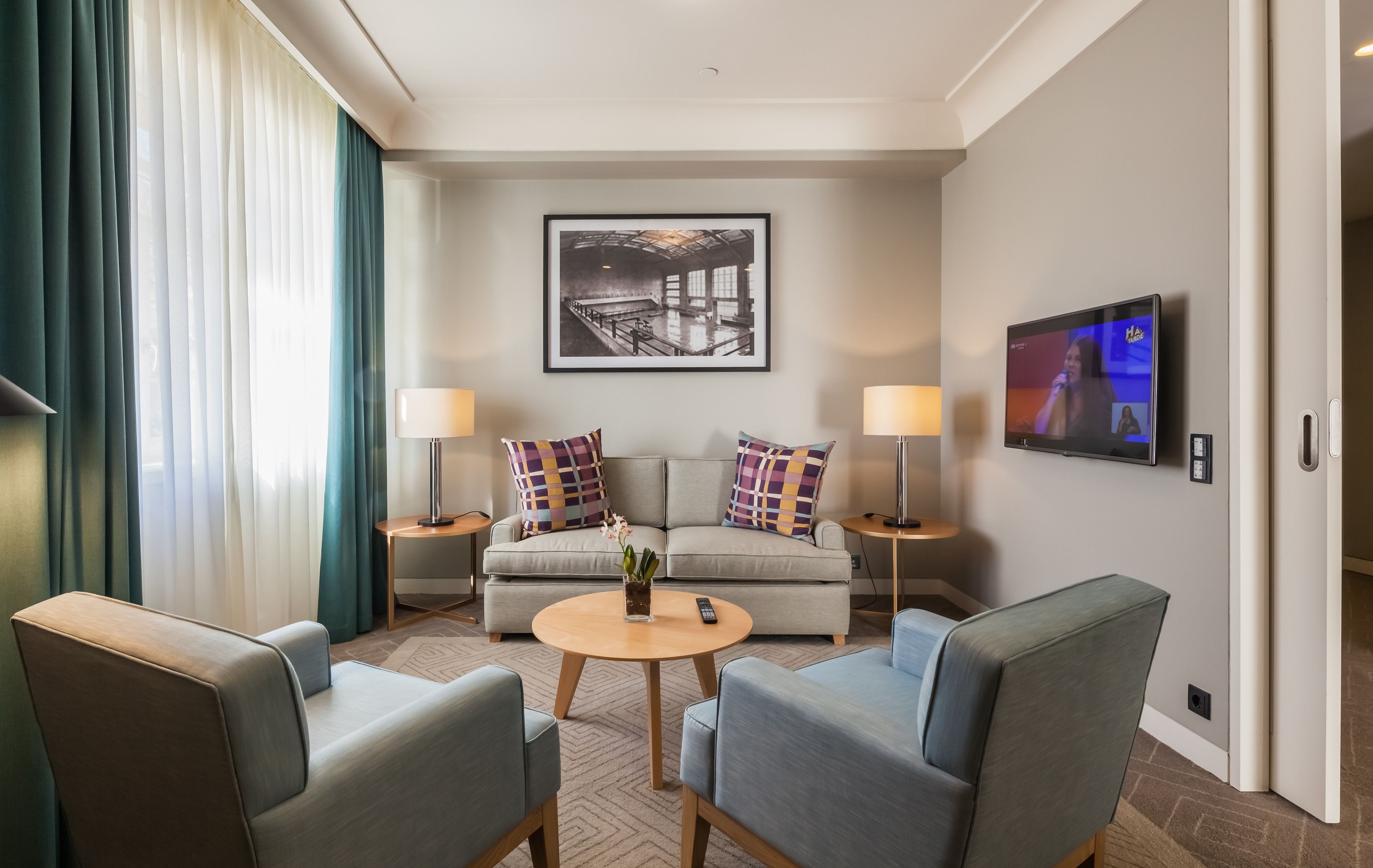 premium bedding, down duvets, minibar, in-room safe