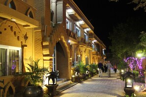 Front of property - Hotel Sincere Smile Bagan (Nyaung-U)