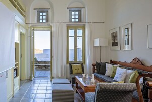 Design Apartment (Home Above) | Living room | LCD TV, DVD player, MP3 dock