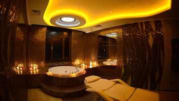 Salas de tratamiento para parejas y baño turco o hammam