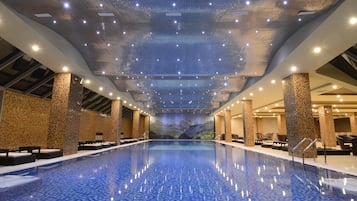 Indoor pool, outdoor pool, free cabanas