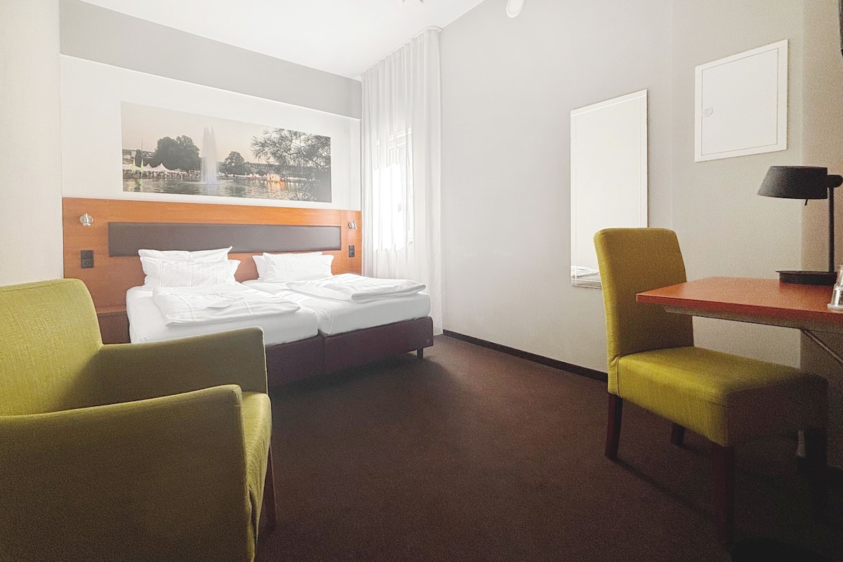 Standard Double or Twin Room, 1 Double or 2 Single Beds | Desk, soundproofing, free WiFi, bed sheets