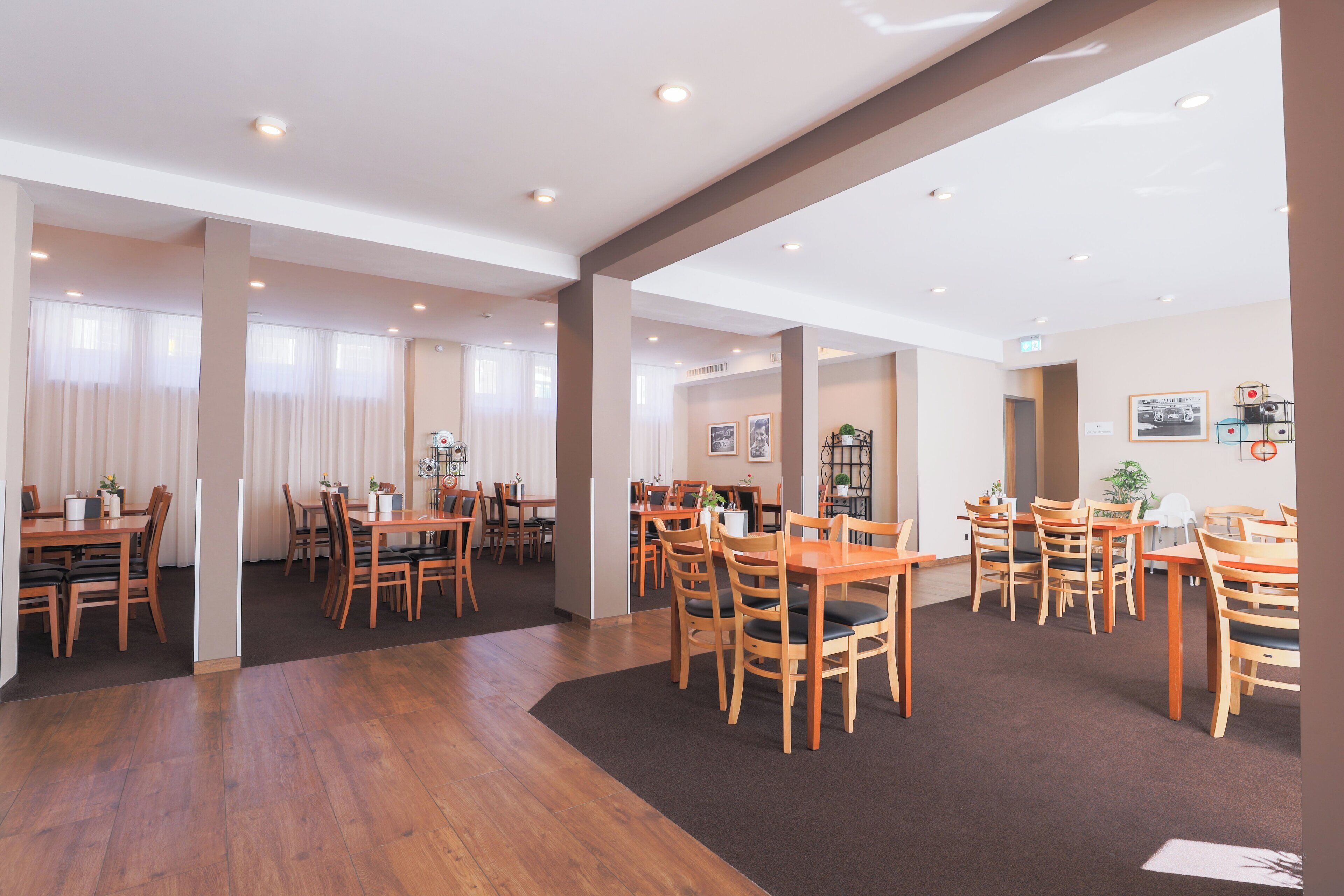 Daily buffet breakfast (EUR 17 per person)