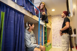 Dortoir Partagé, dortoir mixte, salle de bains commune (10 pax)