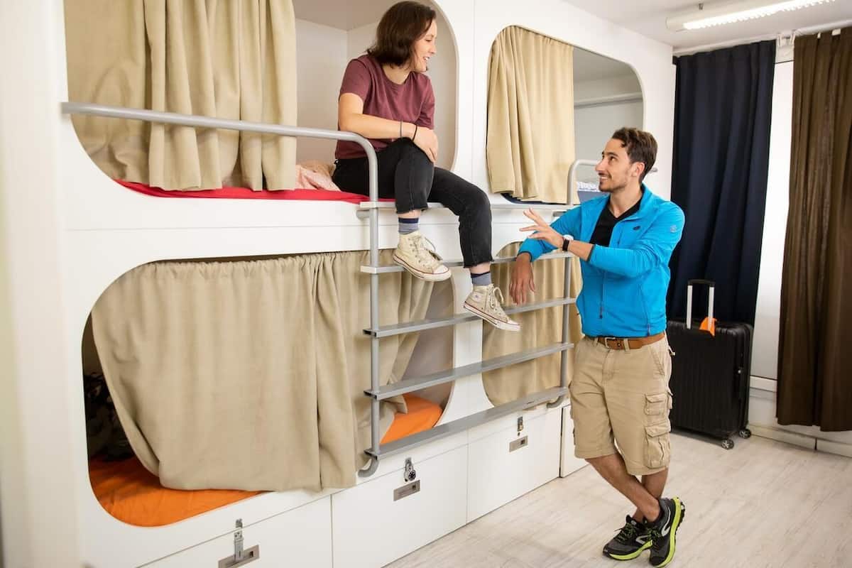 Soundproofing, WiFi (free)