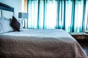 Superior King Room | In-room safe, individually decorated, individually furnished