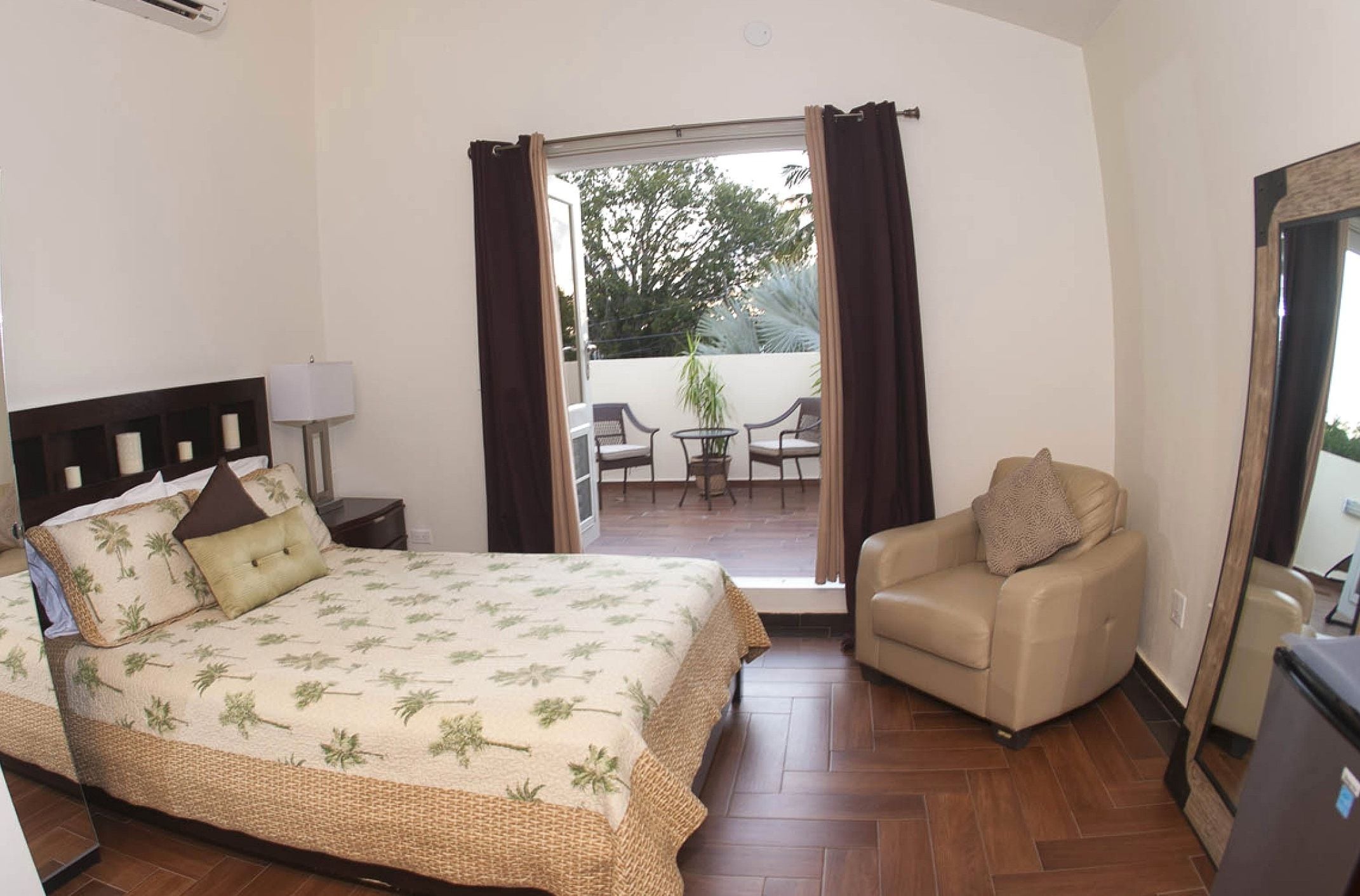 Classic European Room, 1 Queen Bed, Patio | In-room safe, soundproofing, iron/ironing board, WiFi (free)