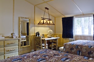 Western Cabin 2 Queen
