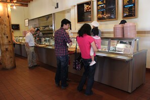 บริเวณรับประทานอาหารสำหรับครอบครัว