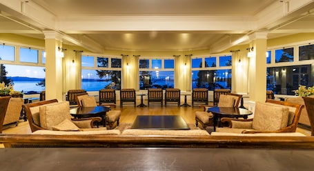 Lobby sitting area. Lake Yellowstone Hotel & Cabins - Inside the Park