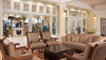 Coin salon dans le hall