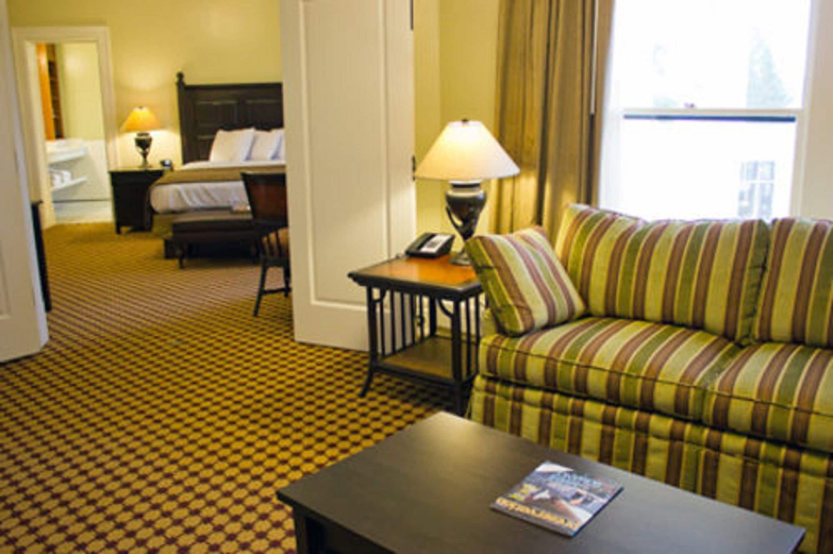 Suite | Living room