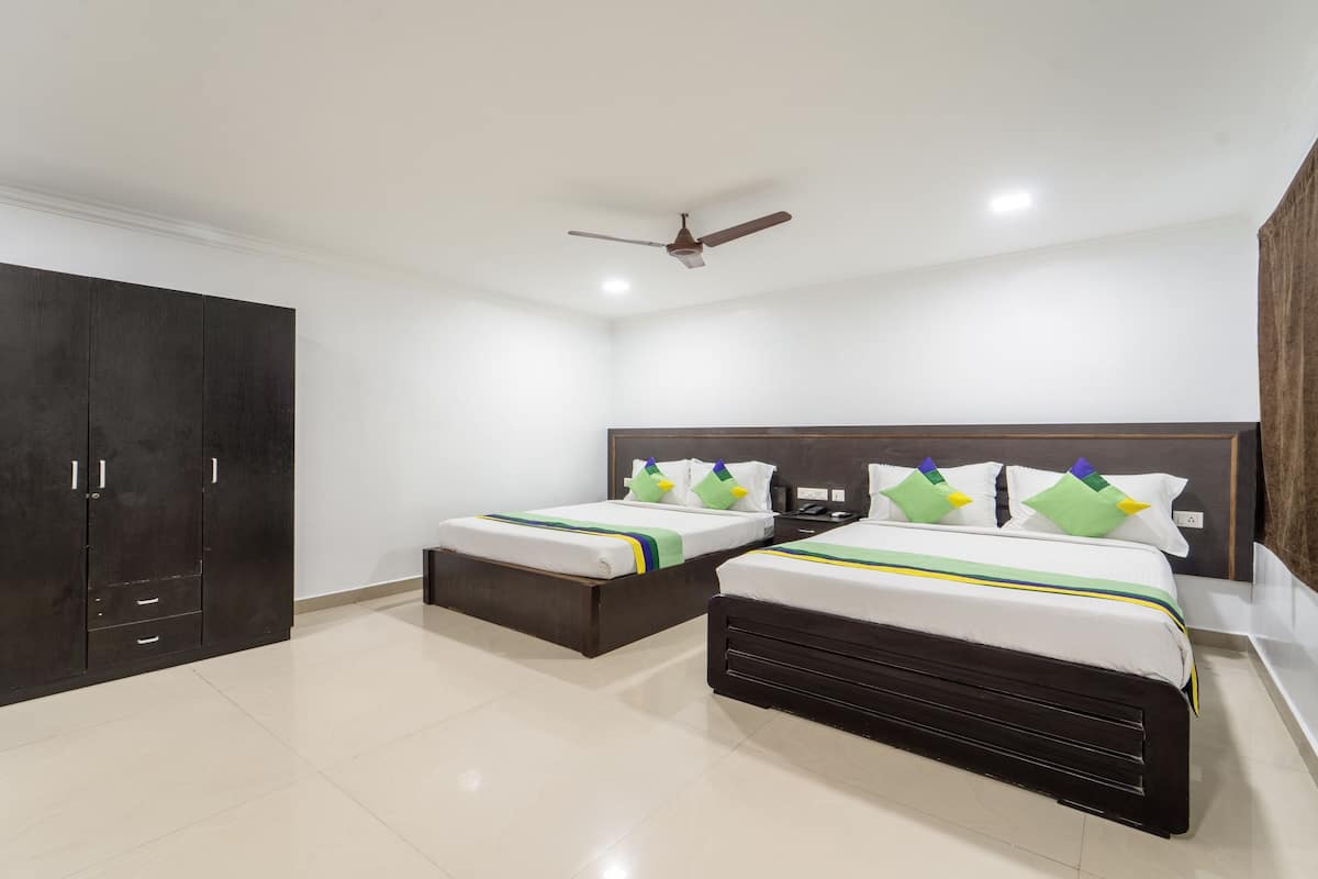 deluxe double room | premium bedding, in-room safe, desk, iron/ironing board