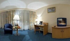 普通套房 | 客廳 | 電視