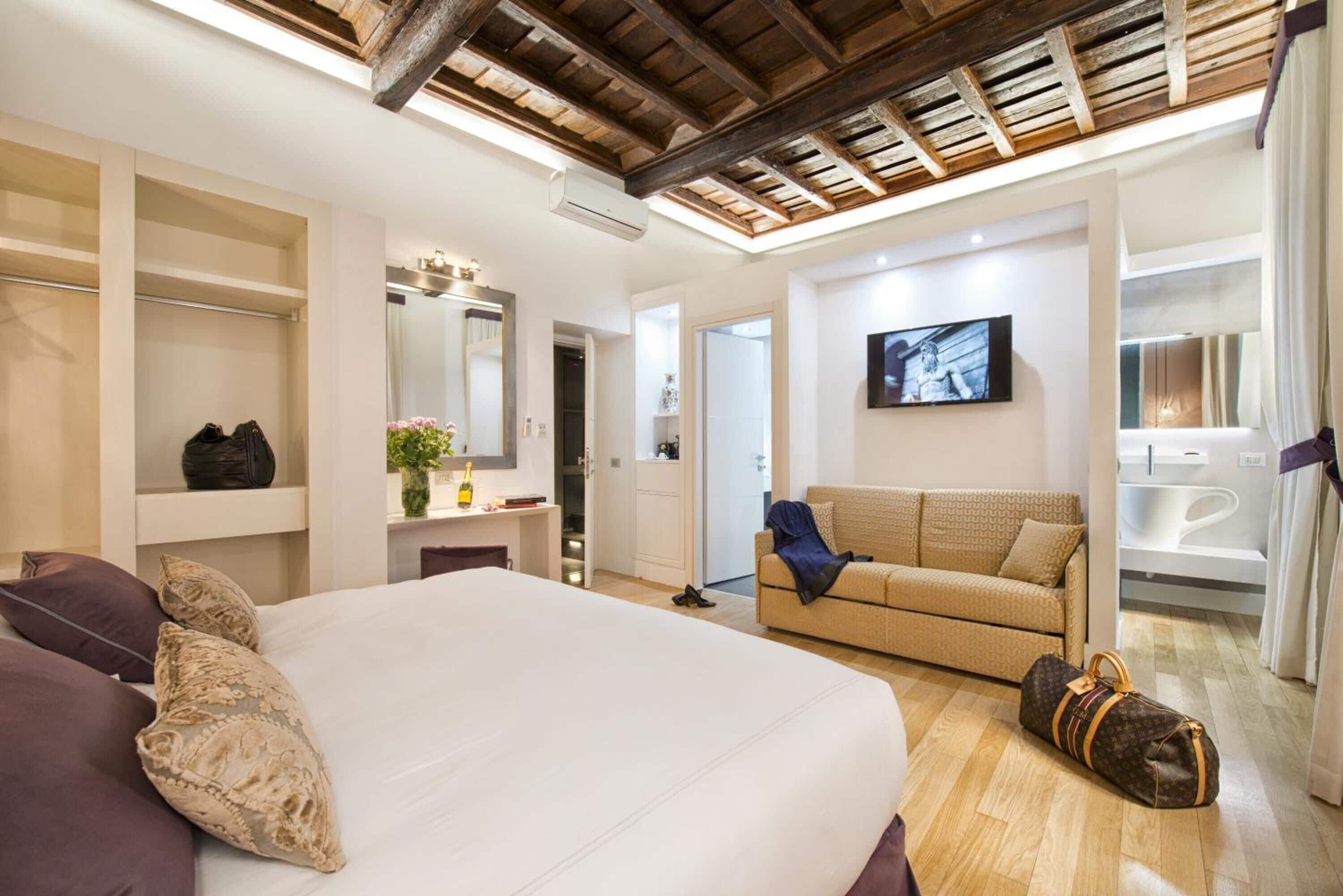 Premium bedding, minibar, in-room safe, desk