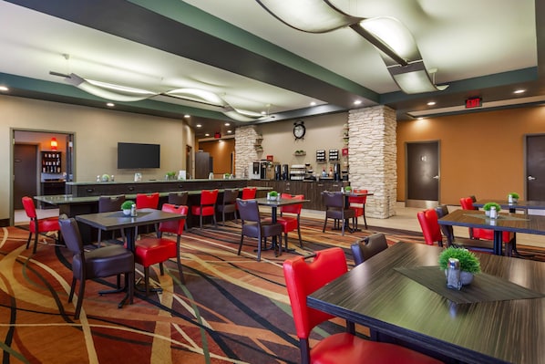 Free daily full breakfast - Best Western Plus Drayton Valley (Drayton Valley)