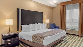 Standard Room, 1 King Bed, Accessible, Kitchenette (Kitchenette) | Premium bedding, down duvets, in-room safe, desk