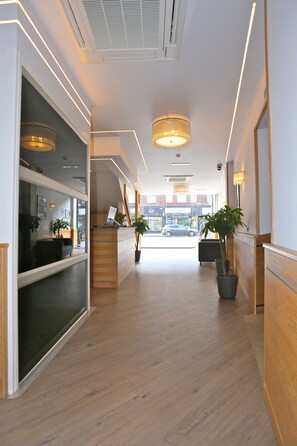 Check-in/check-out kiosk