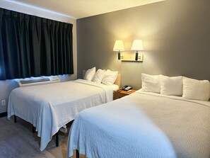 Bed sheets - Super 7 Motel (Coralville)