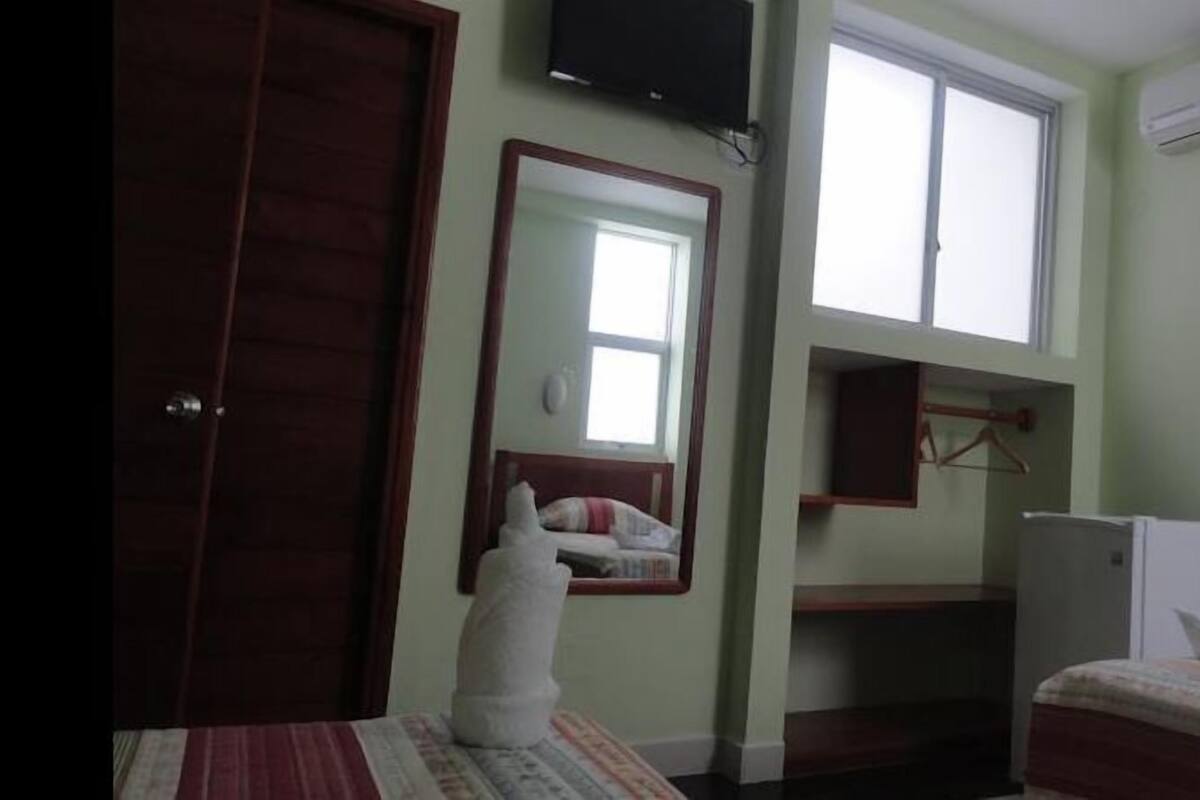 Twin Room | 1 quarto, roupas de cama premium, frigobar, escrivaninha