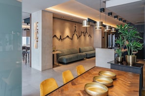 Reception - Vincci Mercat Hotel (Valencia)