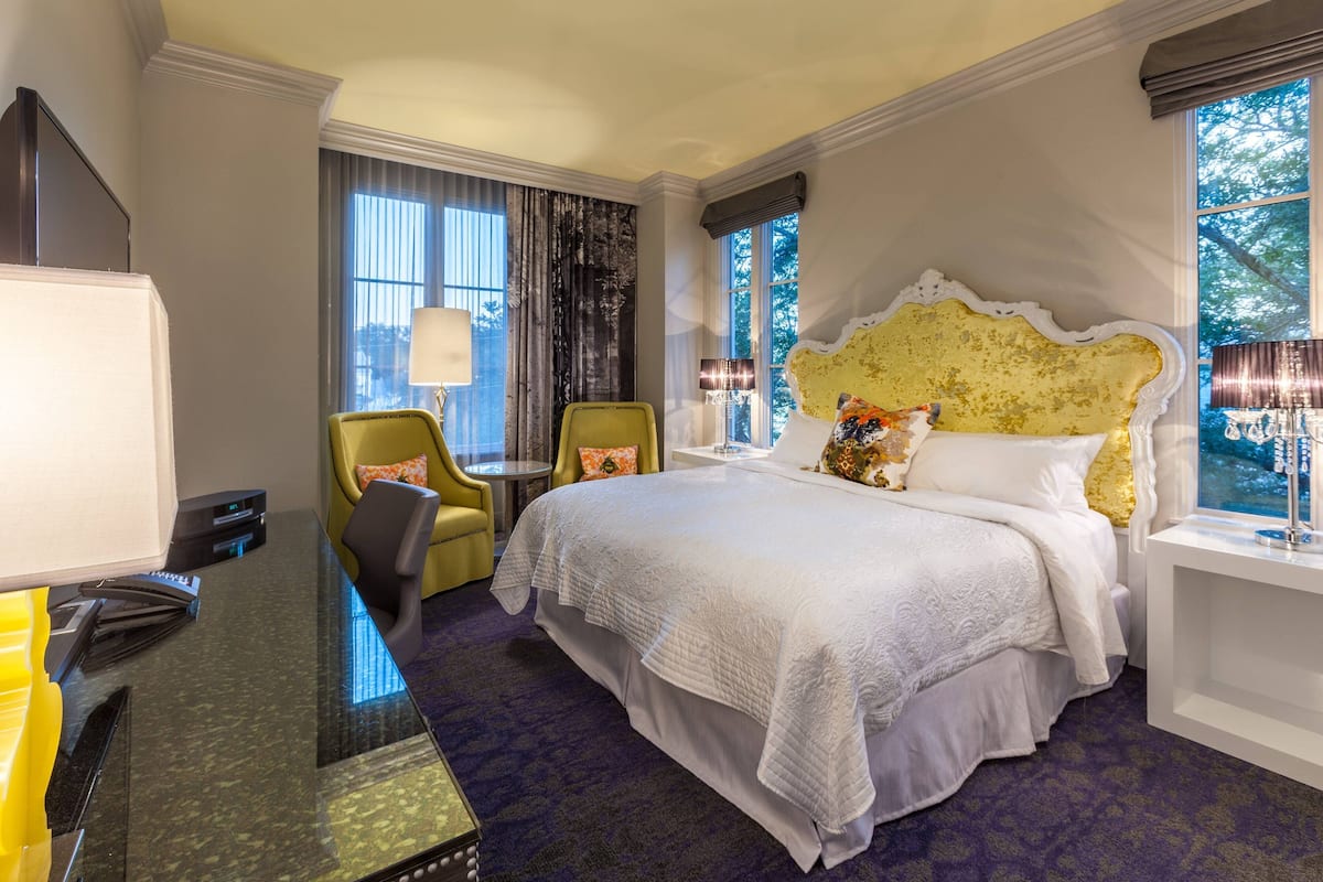 Phòng, 1 giường cỡ king | 1 phòng ngủ, bộ đồ giường cao cấp, minibar, két bảo mật tại phòng