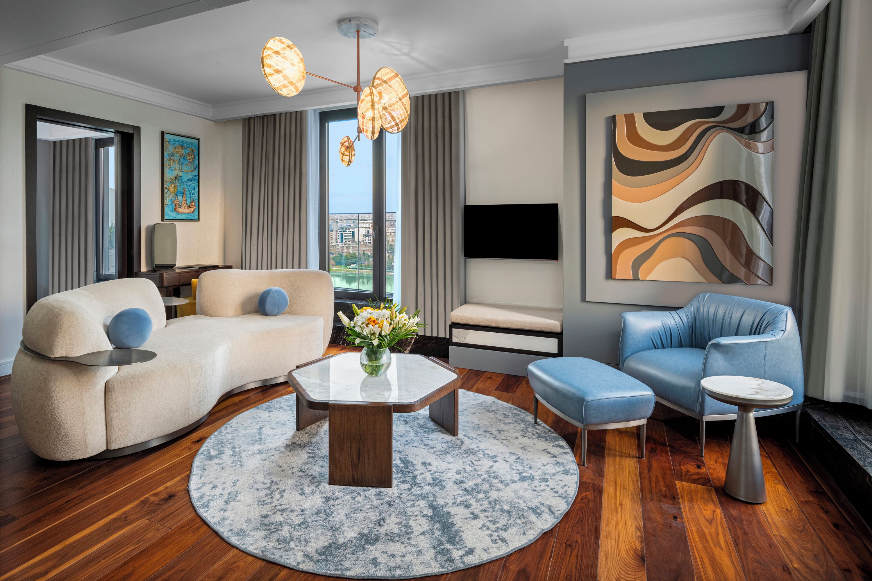 Suite, 1 kingsize-seng (Golden Horn) | Minibar, safe på rommet, skrivebord og blendingsgardiner