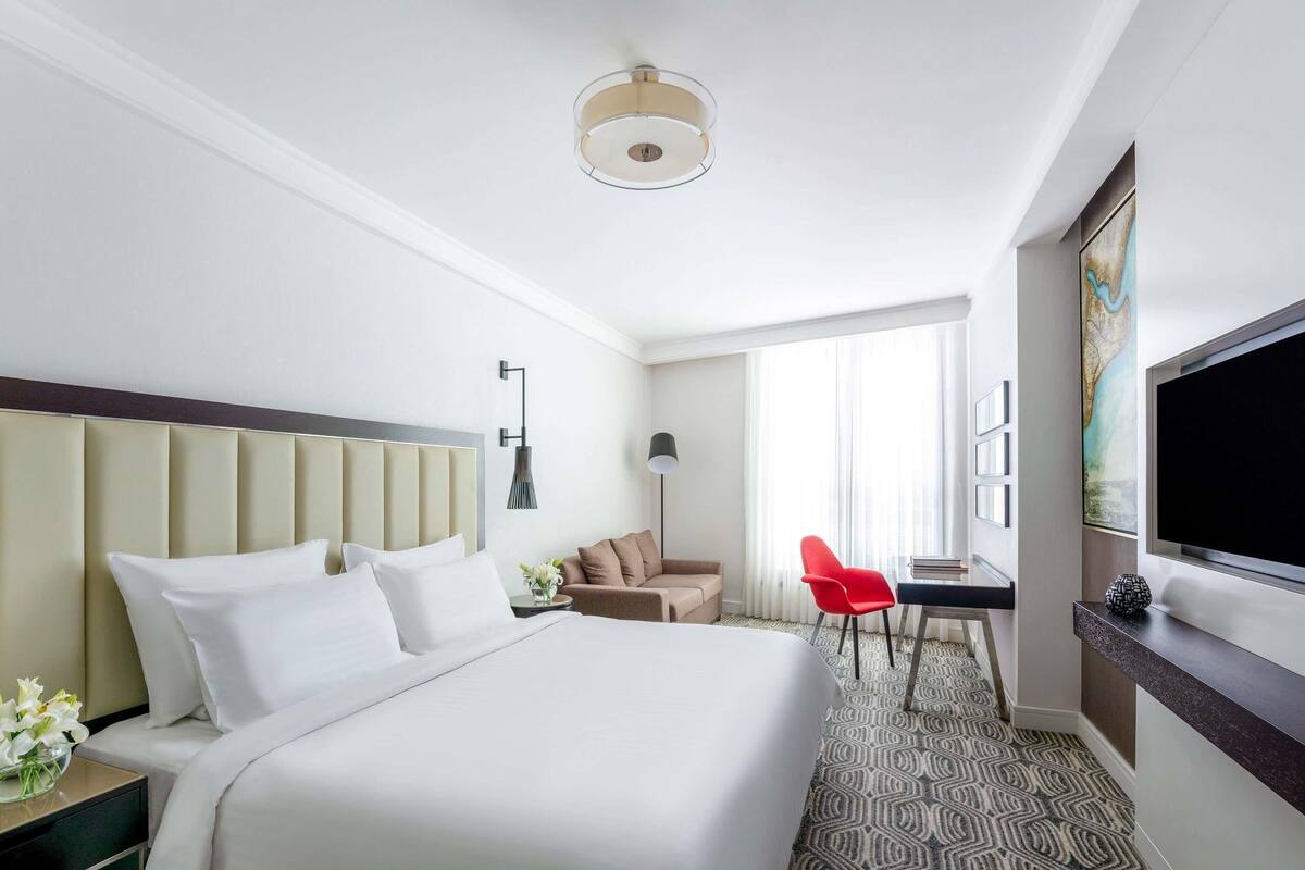 Premium bedding, minibar, in-room safe, desk